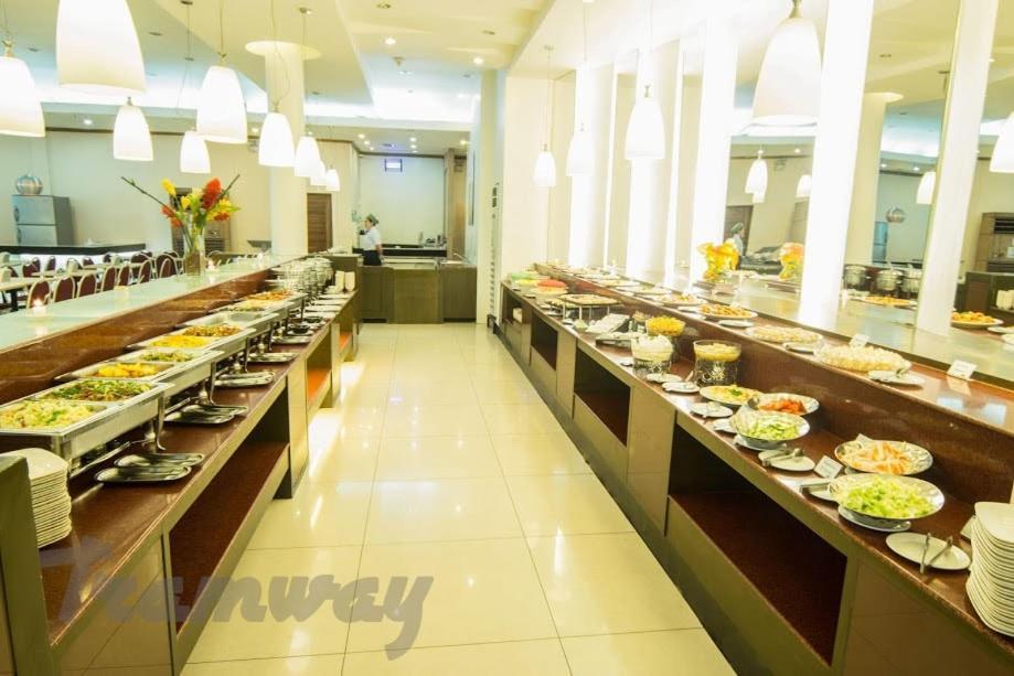 The Radiance Manila Bay Exterior foto